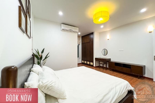 Luxurious Lake View: Spacious 3BR Apartment for Rent on Quang An Street, Tay Ho 28