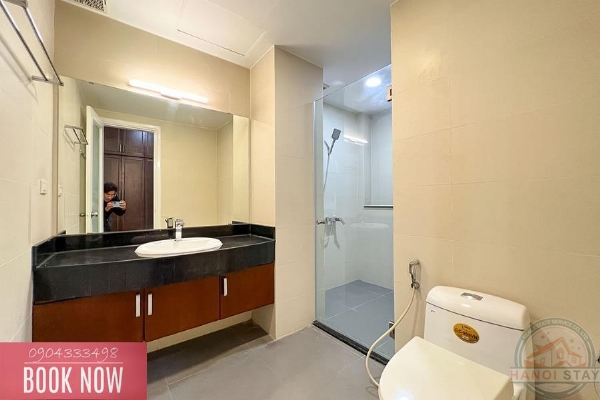 Luxurious Lake View: Spacious 3BR Apartment for Rent on Quang An Street, Tay Ho 30