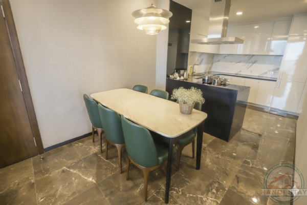 Luxury 03 BR Apartment for rent in ba dinh 9