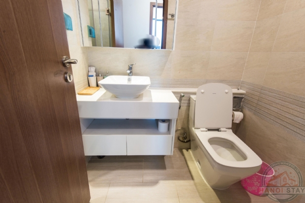 Luxury 2 Bedroom Serviced Apartment In Ba Dinh 5