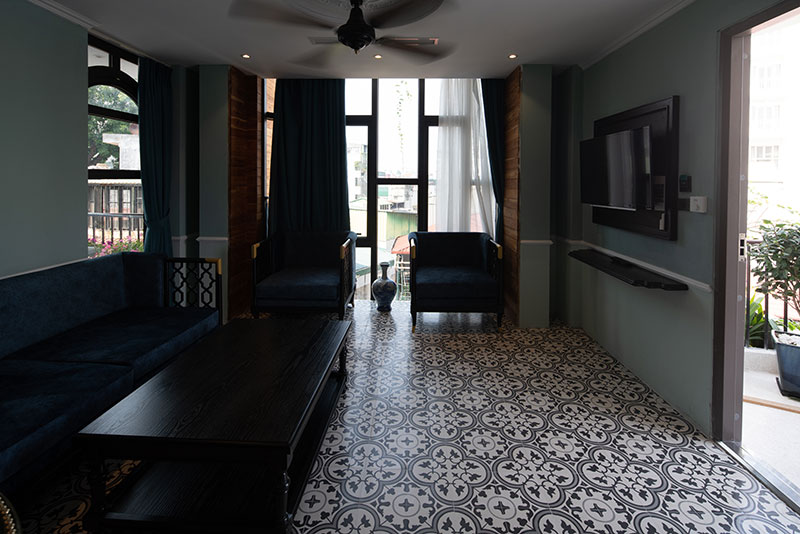 *Luxury Apartment For Rent in Hoan Kiem, Near Old Quarter & The Lake* 3