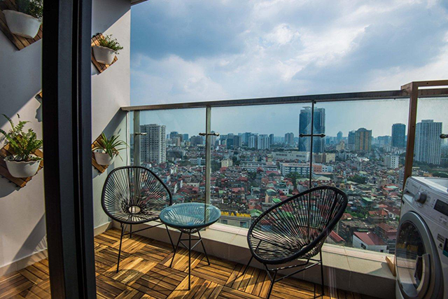*Luxury, Bright, Modern Three Bedroom Apartment For Rent in Vinhomes Metropolis* 11