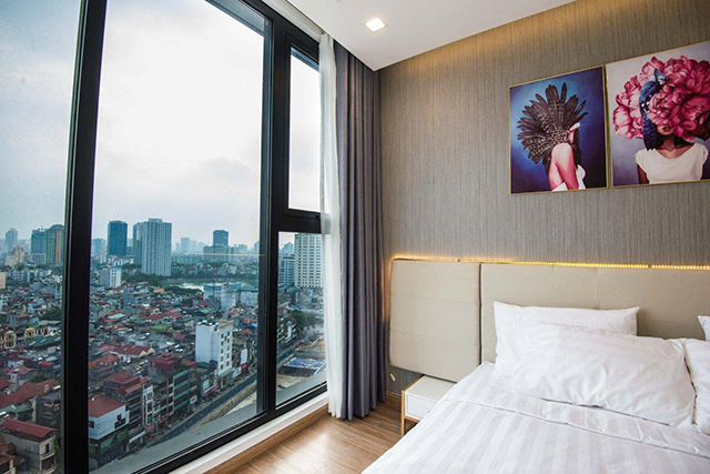 *Luxury, Bright, Modern Three Bedroom Apartment For Rent in Vinhomes Metropolis* 29