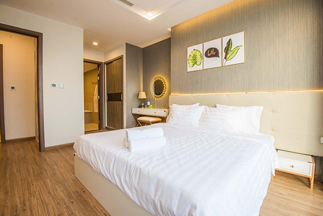 *Luxury, Bright, Modern Three Bedroom Apartment For Rent in Vinhomes Metropolis* 31