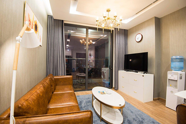 *Luxury, Bright, Modern Three Bedroom Apartment For Rent in Vinhomes Metropolis* 4