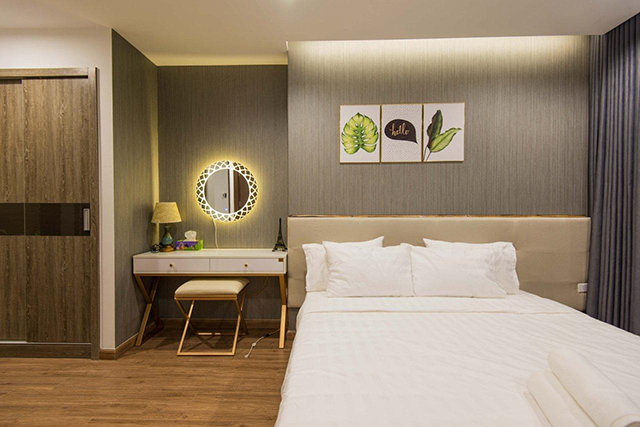 *Luxury, Bright, Modern Three Bedroom Apartment For Rent in Vinhomes Metropolis* 44