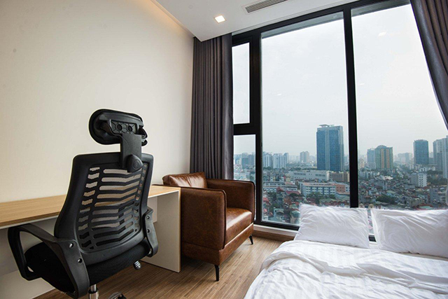 *Luxury, Bright, Modern Three Bedroom Apartment For Rent in Vinhomes Metropolis* 45