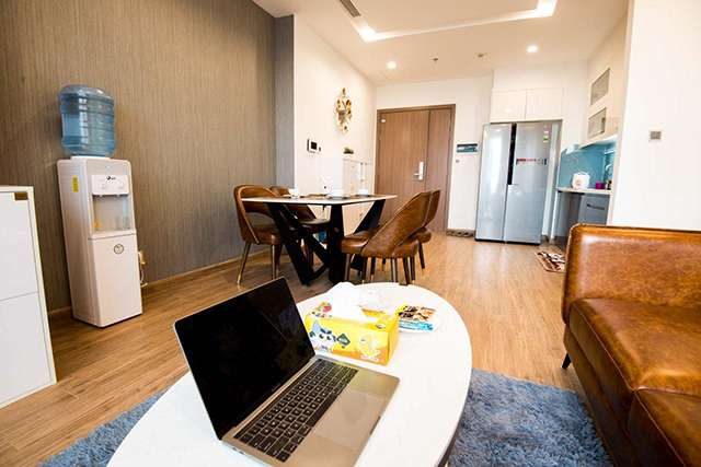 *Luxury, Bright, Modern Three Bedroom Apartment For Rent in Vinhomes Metropolis* 49