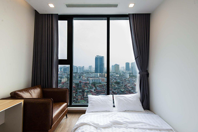 *Luxury, Bright, Modern Three Bedroom Apartment For Rent in Vinhomes Metropolis* 51