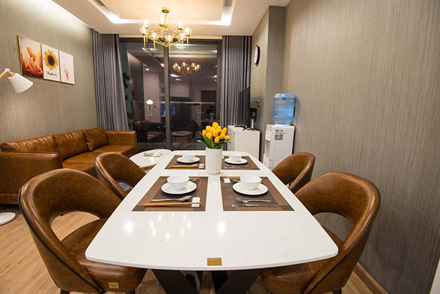 *Luxury, Bright, Modern Three Bedroom Apartment For Rent in Vinhomes Metropolis* 52