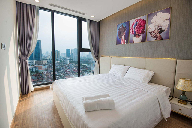 *Luxury, Bright, Modern Three Bedroom Apartment For Rent in Vinhomes Metropolis* 54
