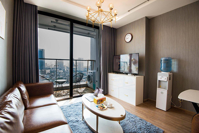 *Luxury, Bright, Modern Three Bedroom Apartment For Rent in Vinhomes Metropolis* 8