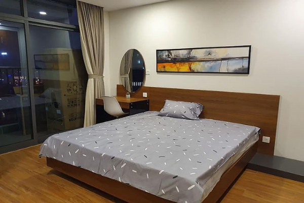 *Luxury & Modern Apartment For Rent in Discovery Complex, Cau Giay District* 3