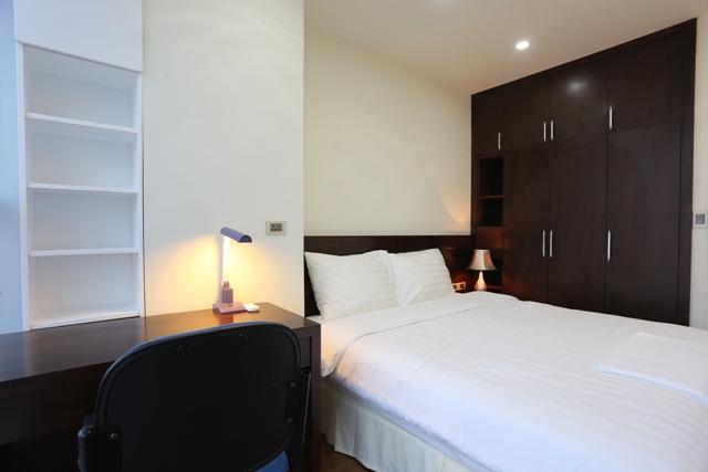 Luxury serviced apartment for rent in Cau Giay street, full service, wooden floor 3