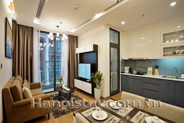 *Luxury Serviced Apartment Rental in Vinhomes Metropolis* 2