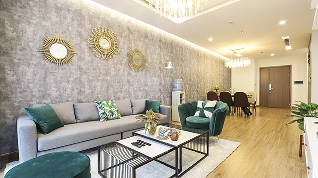 *Luxury Three Bedroom Apartment For Rent in Vinhomes Metropolis* 18