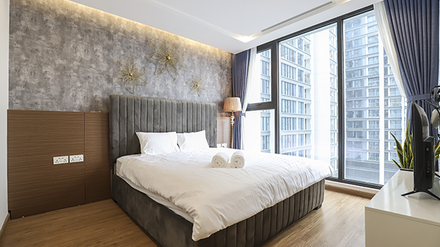 *Luxury Three Bedroom Apartment For Rent in Vinhomes Metropolis* 32