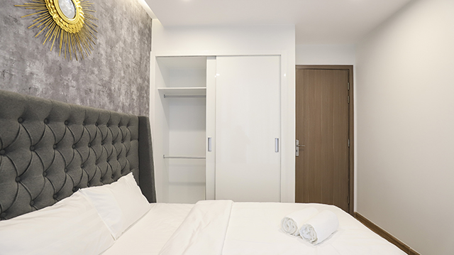 *Luxury Three Bedroom Apartment For Rent in Vinhomes Metropolis* 42