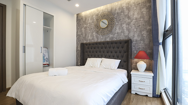 *Luxury Three Bedroom Apartment For Rent in Vinhomes Metropolis* 47