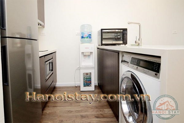 Modern 2BRb Apartment for rent in Heart of Tay Ho! GOOD PRICE & GREAT LOCATION! 4