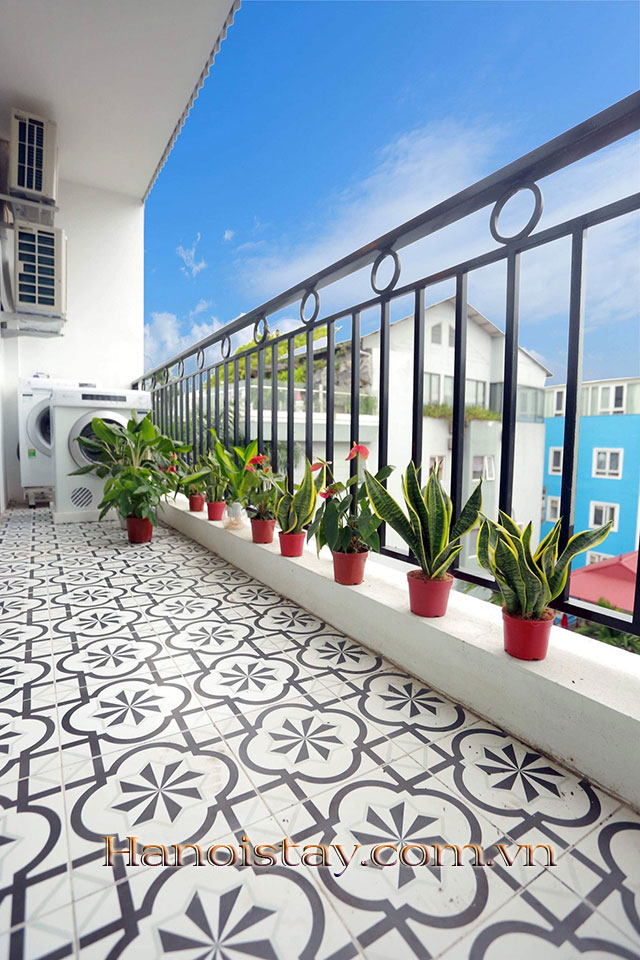 *Modern & Bright 2 Bedroom Apartment For Rent in Au Co Street, Tay Ho* 2