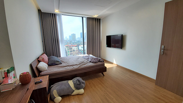 *Modern & Bright Three Bedroom Apartment For Rent in Vinhomes Metropolis* 1
