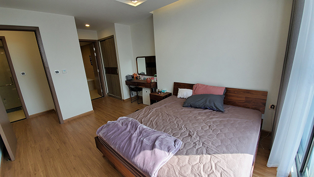 *Modern & Bright Three Bedroom Apartment For Rent in Vinhomes Metropolis* 10