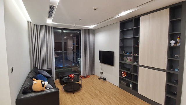 *Modern & Bright Three Bedroom Apartment For Rent in Vinhomes Metropolis* 3