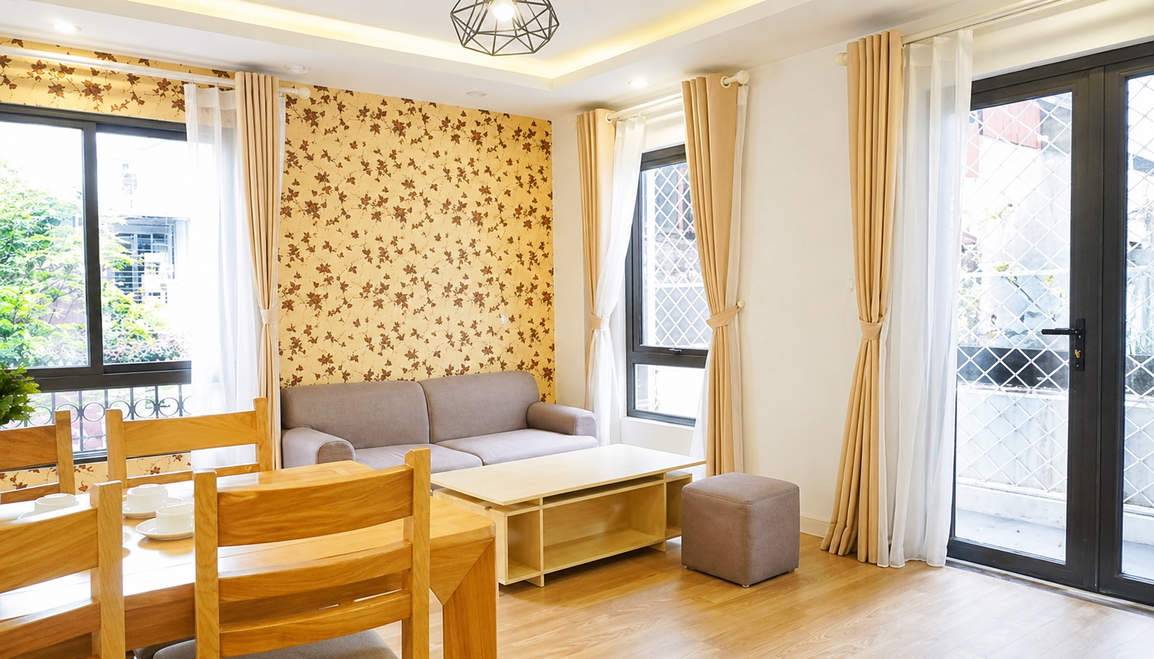 Modern Central 2 Bedroom Apartment in Hai Ba Trung district, Not far from VinCom Palace Tower