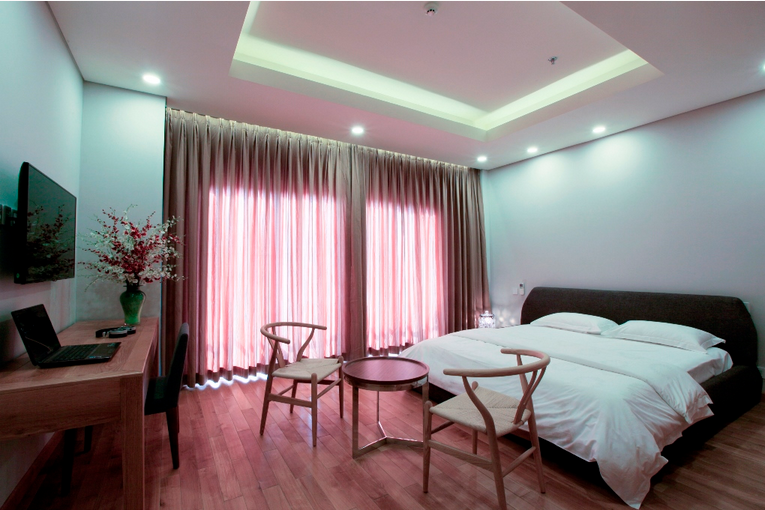 Modern design and luxurious apartment rental in Hanoi West Lake 8