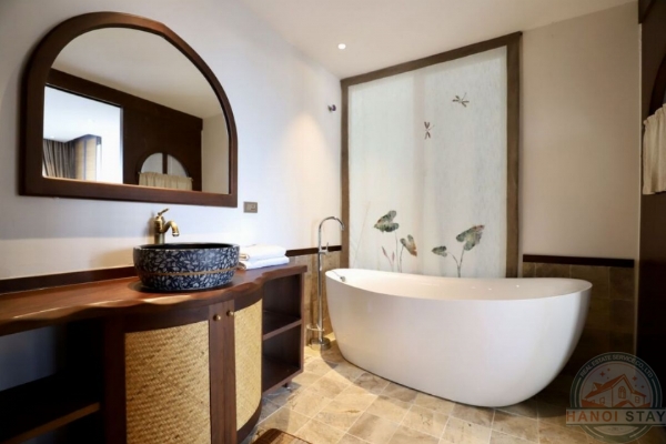 Modern Luxury: Spacious 4-Bedroom Apartment for Rent on Quang Khanh Street, Near the Lake 6