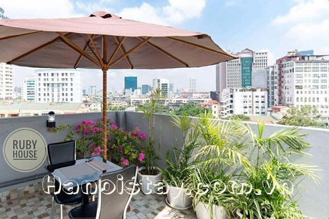 Modern Serviced Apartment Rental Near Hoang Cau Lake and Lang Ha street, Dong Da 1