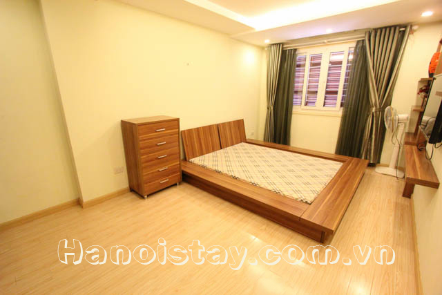 Modern Three Bedroom Apartment Rental in Giang Vo street, Dong Da 15