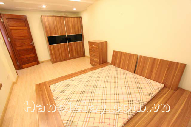 Modern Three Bedroom Apartment Rental in Giang Vo street, Dong Da 6