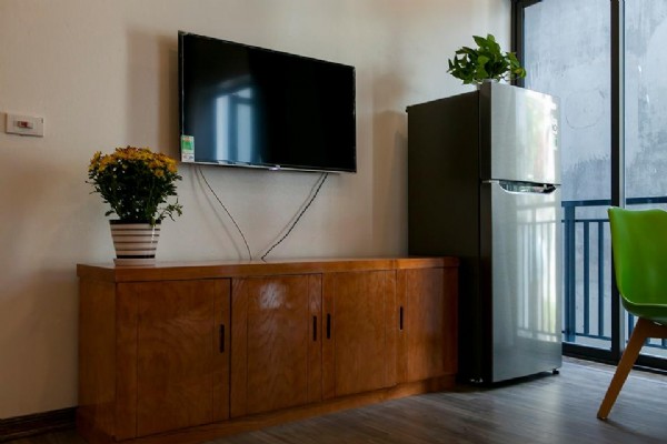 New and Cozy Studio Property Rental in Tu Hoa street, Tay Ho 2