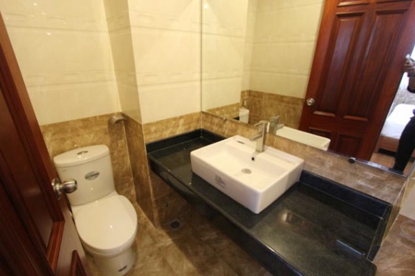 New LakeView Apartment with 04 bedrooms for rent in West lake 3
