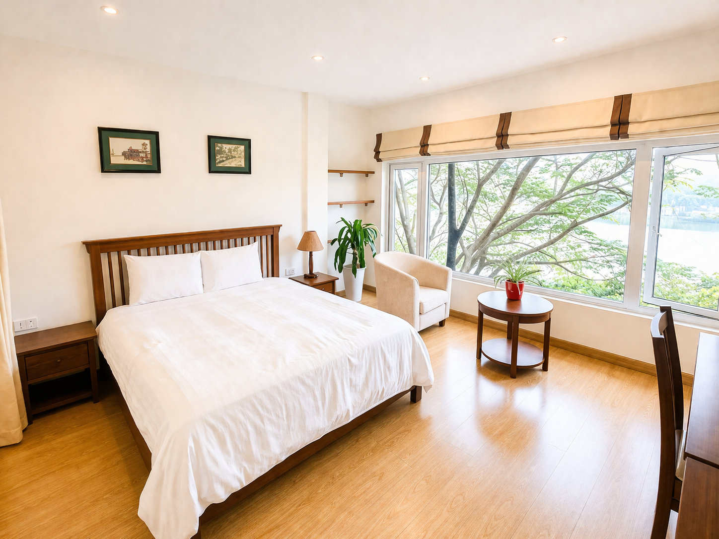 NGOC KHANH LAKE VIEW APARTMENT FOR RENT IN BA DINH, NEAR LOTTE CENTER
