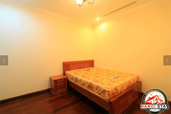 Nice and Bright Two bedroom Apartment Rental in HongKong Tower, Dong Da District 7