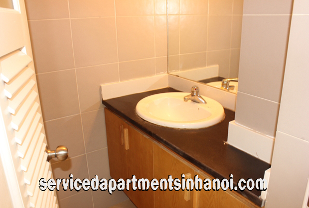 Nice Apartment for rent in Dang Thai Mai street, Tay Ho, Cheap Price 5