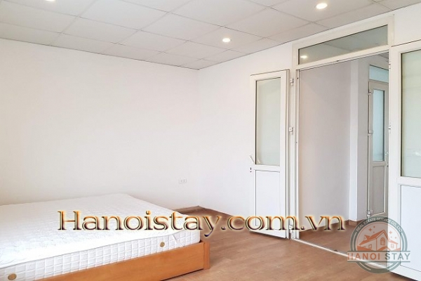 Nice one bedroom Apartment with balcony Face to West Lake, Tay Ho 1