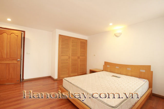 Nice two bedroom apartment for rent near Parkson Tower, Dong Da 16