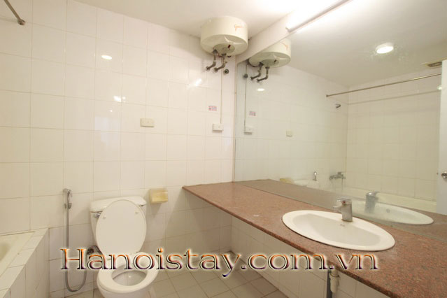 Nice two bedroom apartment for rent near Parkson Tower, Dong Da 8