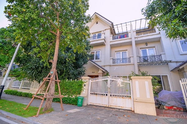 Nice Villa to lease in Vinhomes Riverside, Anh Dao Area 2