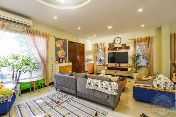 Nice Villa to lease in Vinhomes Riverside, Anh Dao Area 3