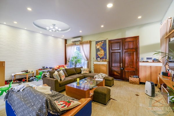 Nice Villa to lease in Vinhomes Riverside, Anh Dao Area 4