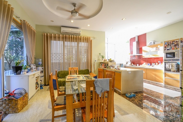 Nice Villa to lease in Vinhomes Riverside, Anh Dao Area 7