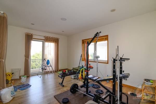Nice Villa to lease in Vinhomes Riverside, Anh Dao Area 17