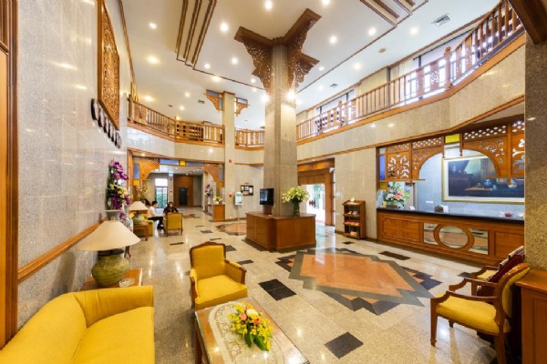 Oriental Palace Executive Villas and Apartments 8