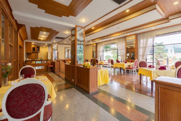 Oriental Palace Executive Villas and Apartments 9