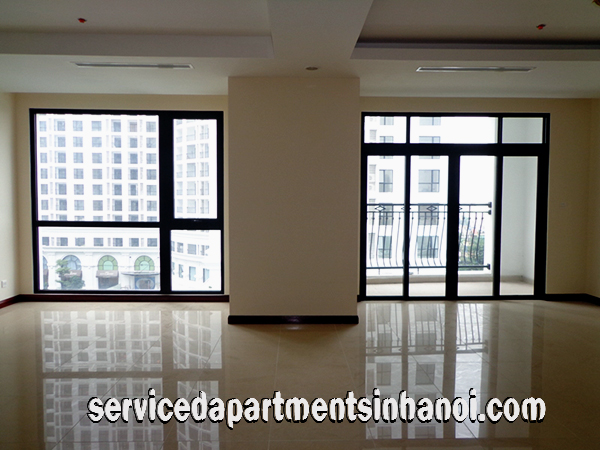 Party Furnished Spacious Three bedroom for lease in Vinhomes Royal City 3